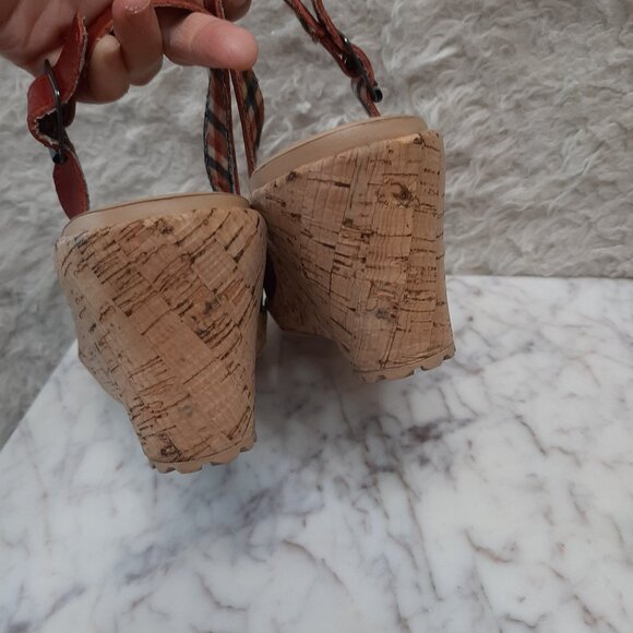 Crocs 11848 Women's A Leigh Red Leather Cork Wedge Heel Slingback Sandal W9 - Picture 8 of 9